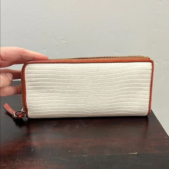 Dooney & Bourke Cream and Brown Textured Wallet - Picture 3 of 5